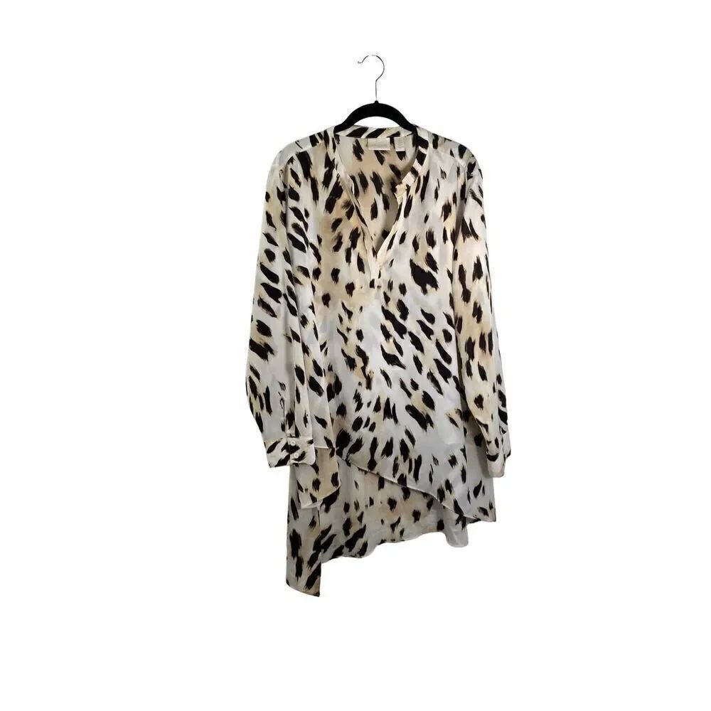 Chicos women’s cheetah animal, print, high, low blouse, size large ￼